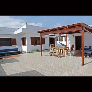Apartment Self-catering W/ Terrace, Tarrafal (Santiago)